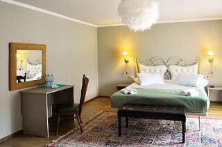 Отель Art Hotel Claude Monet Тбилиси Люкс с 2 спальнями-6