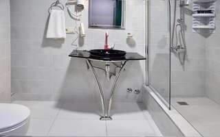 Отель Art Hotel Claude Monet Тбилиси Стандартный двухместный номер с 1 кроватью-10