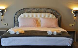 Отель Art Hotel Claude Monet Тбилиси Семейный люкс-4