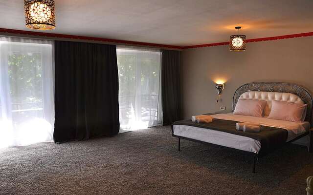 Отель Art Hotel Claude Monet Тбилиси-12