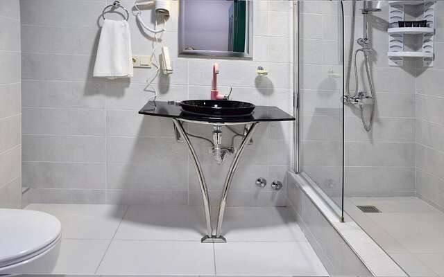 Отель Art Hotel Claude Monet Тбилиси-56